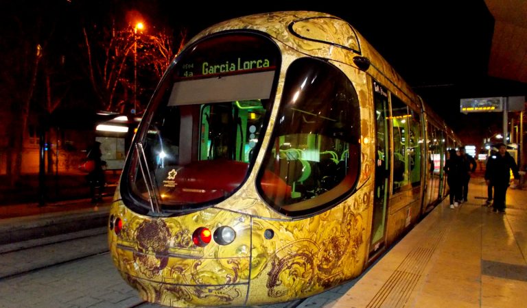Montpellier – Filature glaçante après le tram : une jeune femme arrachée des griffes de son agresseur par un voisin héroïque