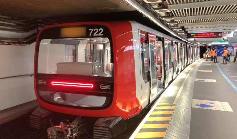 Lyon – Une dispute dégénère dans le métro : un passager ivre tente de précipiter un jeune homme sur les rails