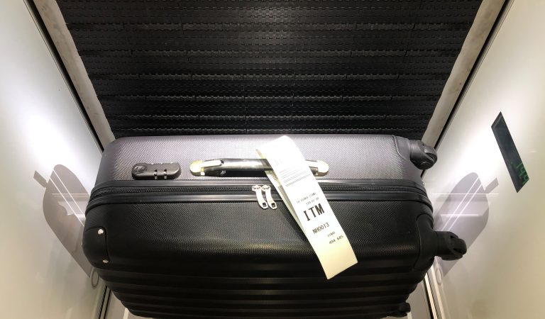 Un touriste arrêté en pleine nuit à cause d’une valise suspecte