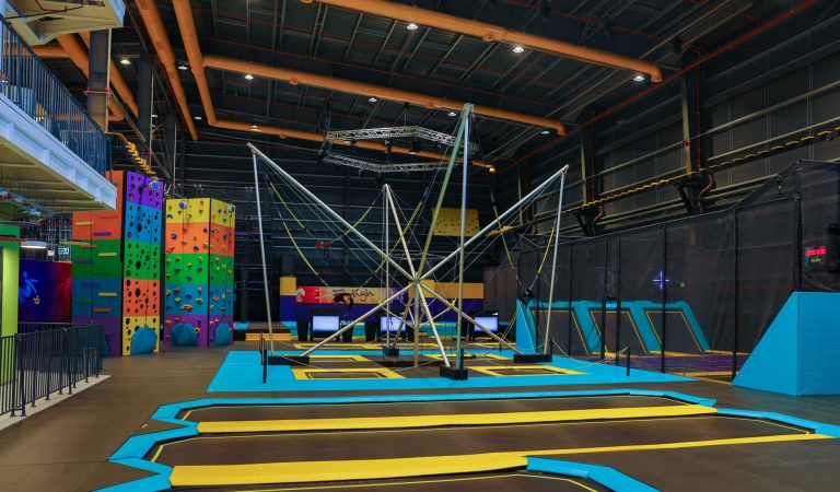 Rosny-sous-Bois – Drame dans un centre de loisirs : un garçon de 11 ans succombe à une crise cardiaque pendant le trampoline