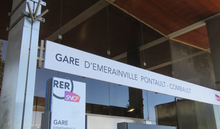 Pontault-Combault – Il attendait son train. Il s’effondre sous les coups de marteau. Le quai se transforme en scène d’horreur.